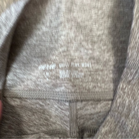 Aerie OFFLINE By Chill Play Move Pocket Legging in Tan SZ MED - Picture 4 of 5